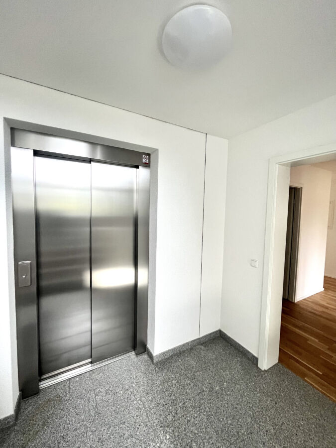 Penthouse-Neubauwohnung mit Fernsicht zum Erstbezug++provisionsfrei++ - bequem mit den Aufzug zur Wohnung