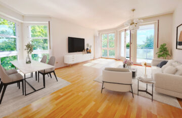 Geräumige Wohnung mit großem Balkon in ruhiger Lage ++AB SOFORT++, 70378 Stuttgart, Etagenwohnung
