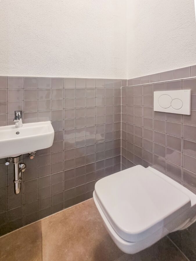 Kernsaniertes Mehrfamilienhaus in beliebter Wohnlage im ++Stuttgarter Westen++ - Separates WC
