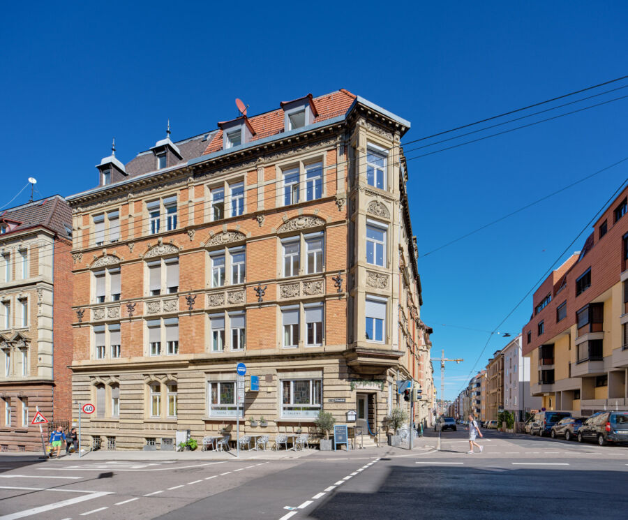 Kernsaniertes Mehrfamilienhaus in beliebter Wohnlage im ++Stuttgarter Westen++ - Außenansicht